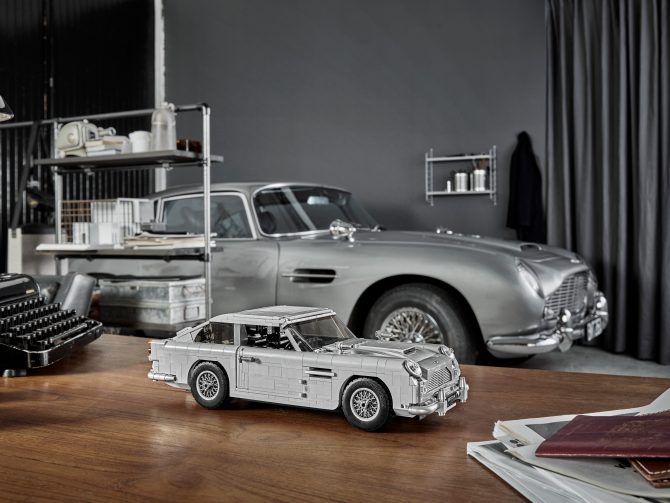 James Bond™ Aston Martin DB5