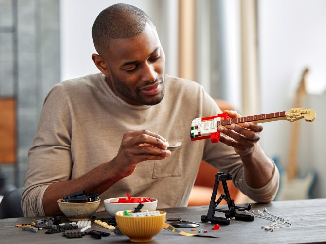 LEGO® Ideas Fender® Stratocaster™