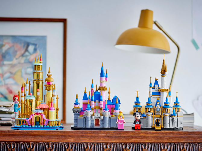 Mini Disney Sleeping Beauty Castle