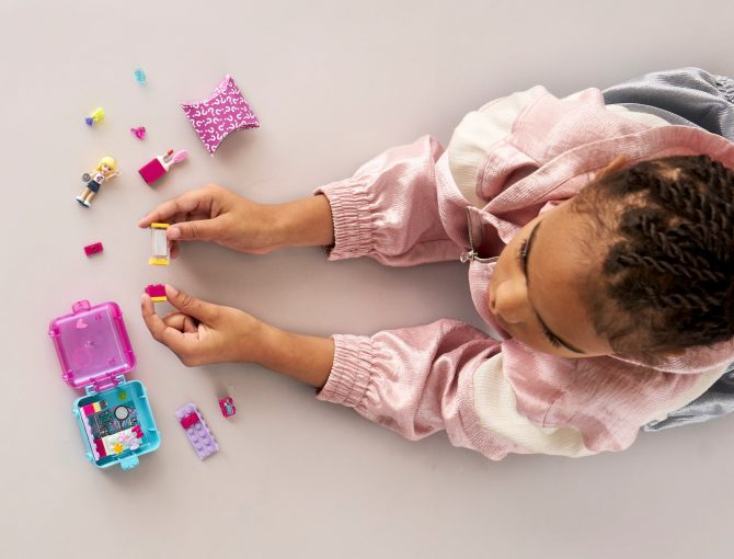 Stephanie's Shopping Play Cube