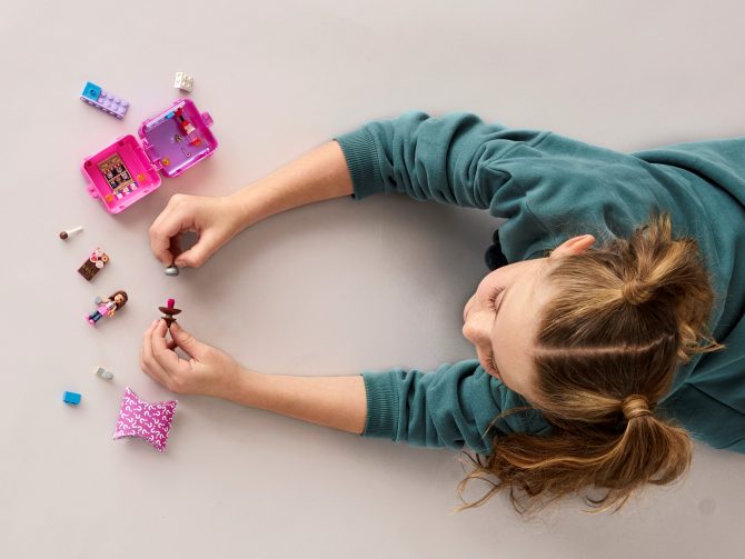 Olivia's Shopping Play Cube