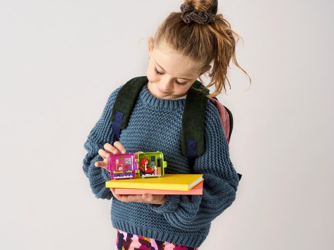 Mia's Shopping Play Cube