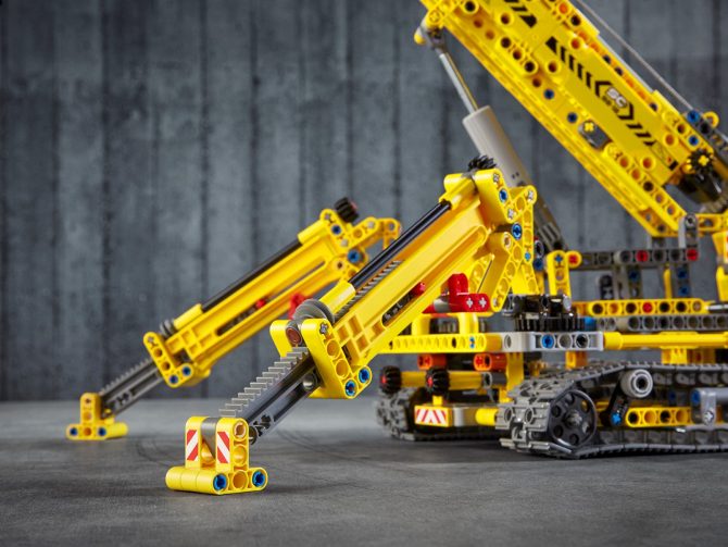 Compact Crawler Crane