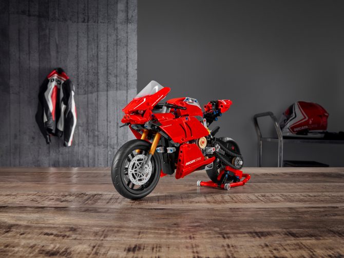 Ducati Panigale V4 R