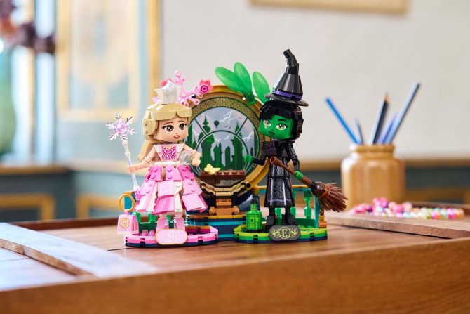 Elphaba & Glinda Figures