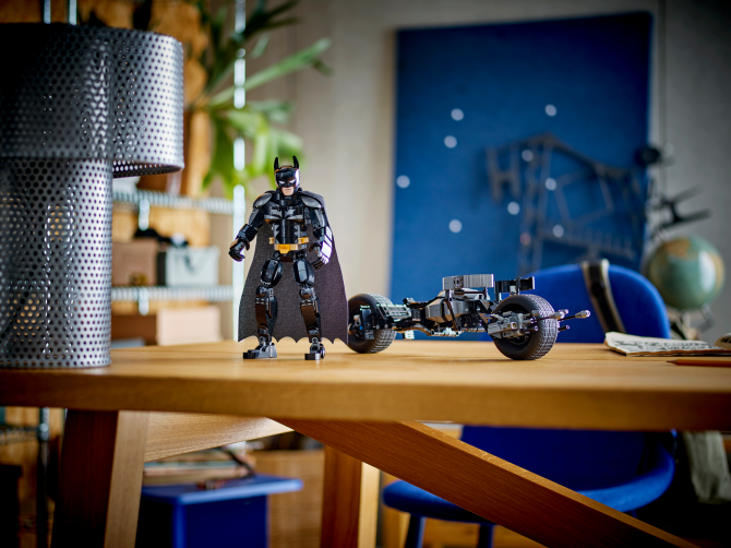 Batman™ Construction Figure and the Bat-Pod Bike